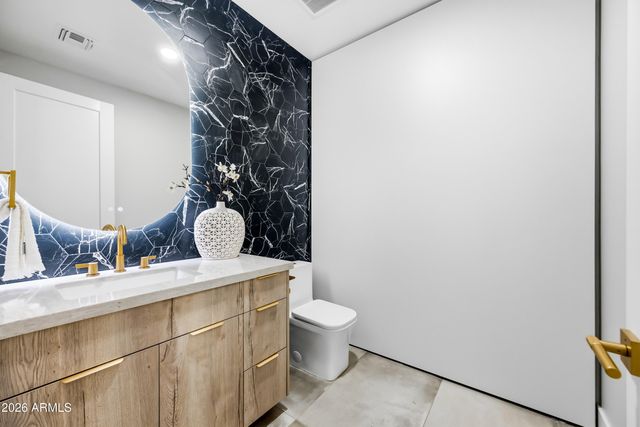 4008 N 34TH Street, Phoenix, AZ 85018