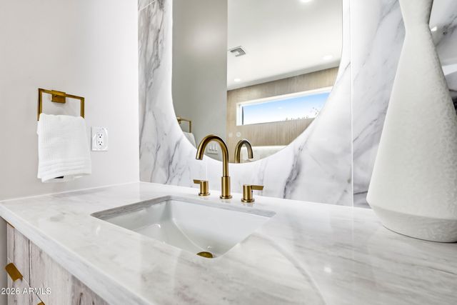 4008 N 34TH Street, Phoenix, AZ 85018