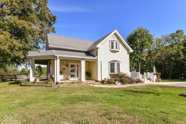 7641 S 500 W, Trafalgar, IN 46181