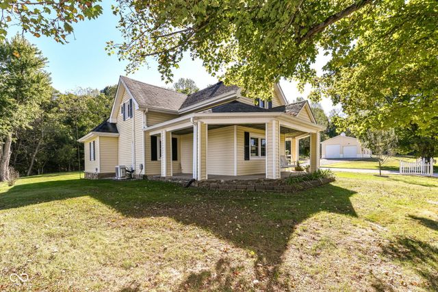 7641 S 500 W, Trafalgar, IN 46181