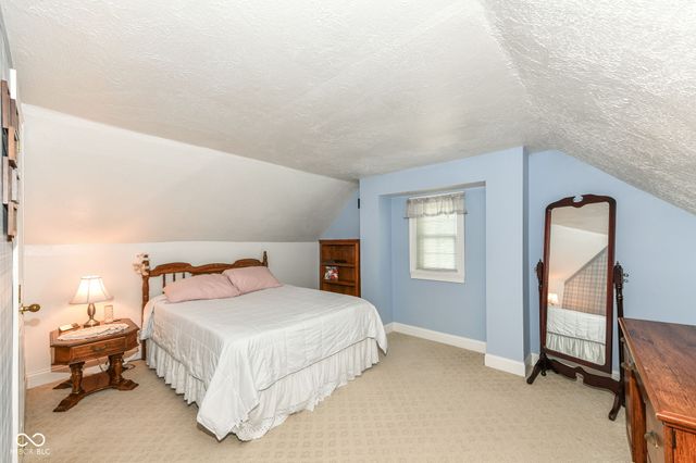 7641 S 500 W, Trafalgar, IN 46181