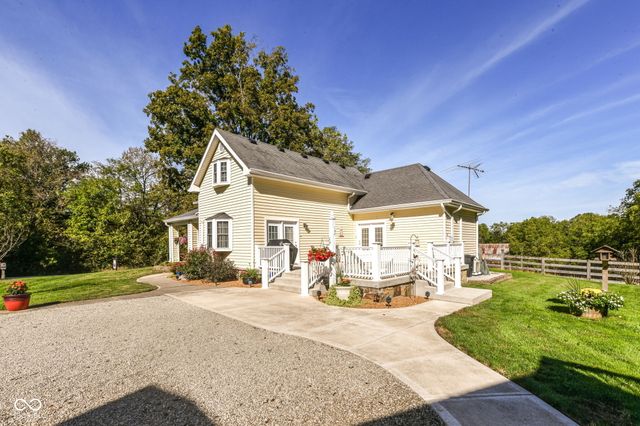 7641 S 500 W, Trafalgar, IN 46181