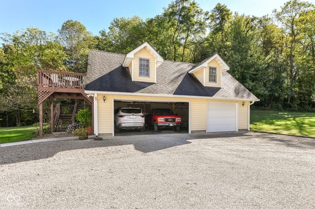 7641 S 500 W, Trafalgar, IN 46181