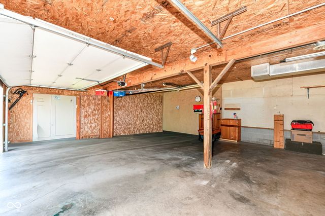 7641 S 500 W, Trafalgar, IN 46181