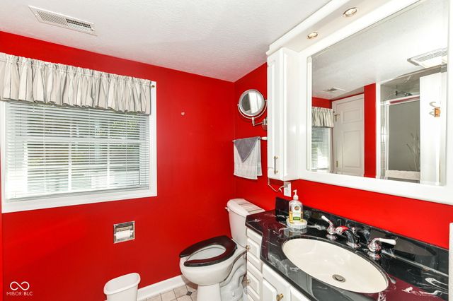 7641 S 500 W, Trafalgar, IN 46181