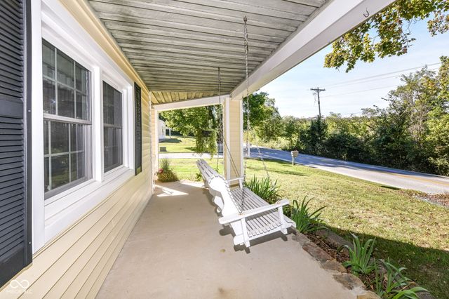 7641 S 500 W, Trafalgar, IN 46181