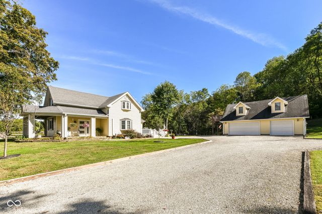 7641 S 500 W, Trafalgar, IN 46181