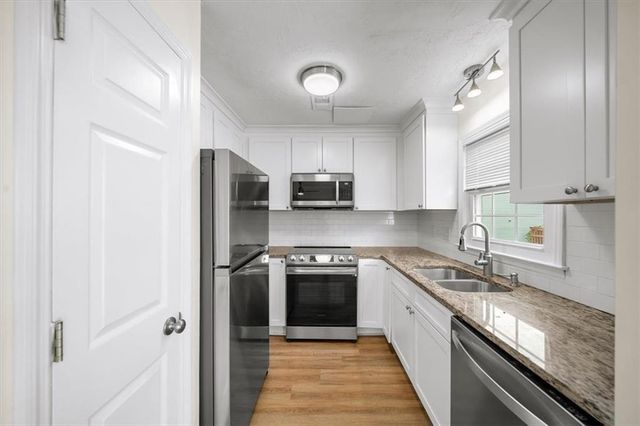 238 Chads Ford Way, Roswell, GA 30076