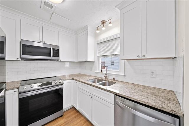 238 Chads Ford Way, Roswell, GA 30076