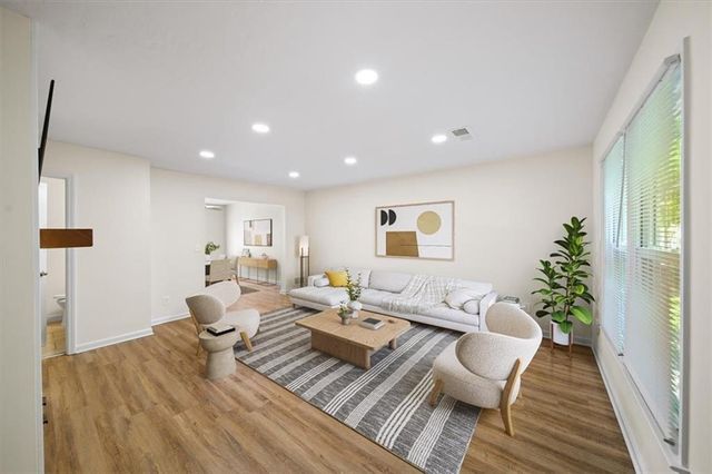 238 Chads Ford Way, Roswell, GA 30076