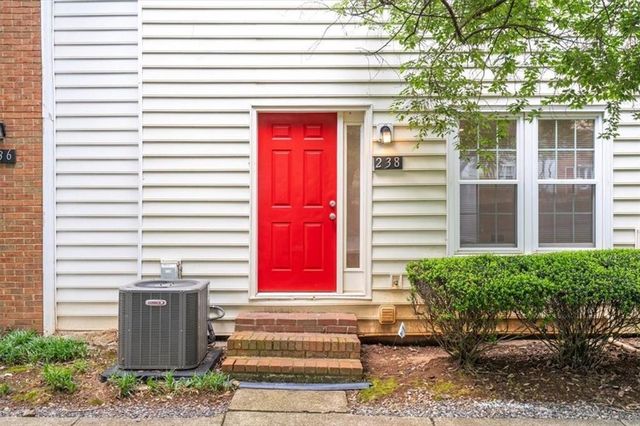 238 Chads Ford Way, Roswell, GA 30076