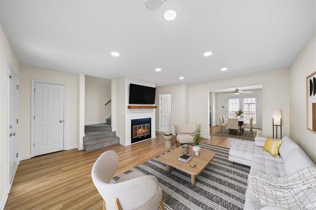 238 Chads Ford Way, Roswell, GA 30076