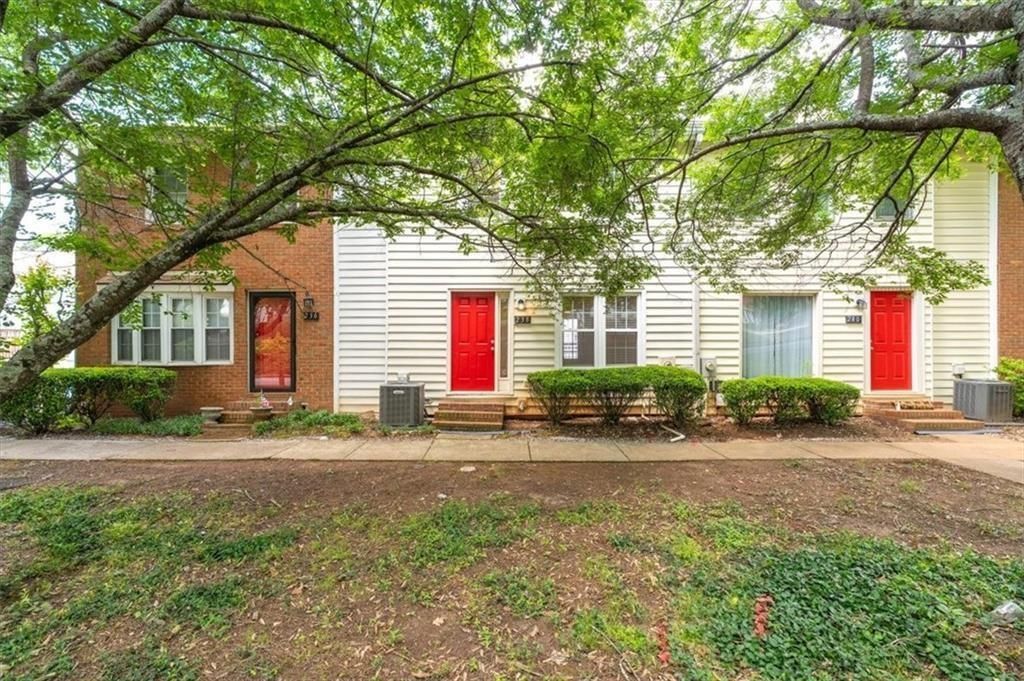 238 Chads Ford Way, Roswell, GA 30076