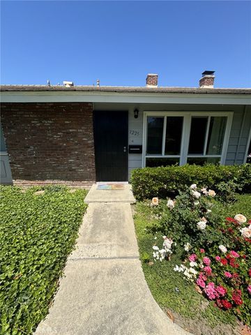 1225 E 1st, Tustin, CA 92780