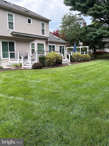 2711 MUSTANG DR, Herndon, VA 20171