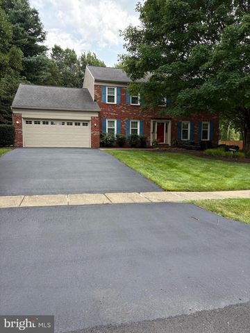 2711 MUSTANG DR, Herndon, VA 20171