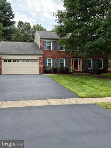 2711 MUSTANG DR, Herndon, VA 20171