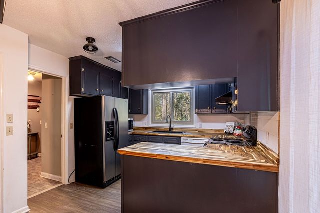 1004 Fieldstone Dr, Dothan, AL 36303