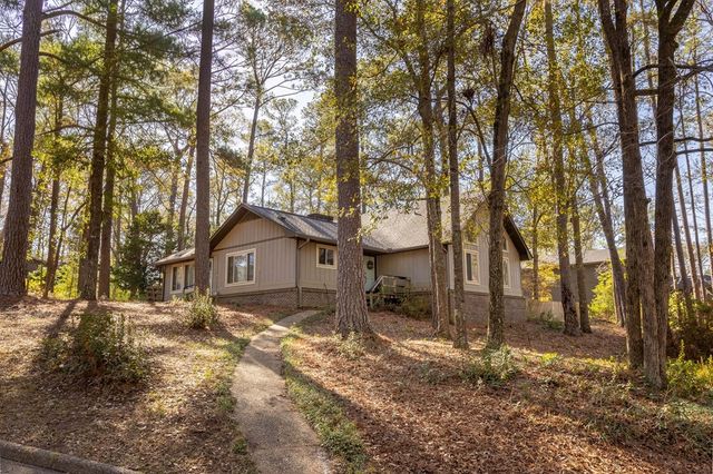 1004 Fieldstone Dr, Dothan, AL 36303