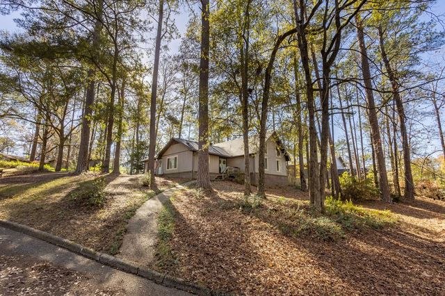 1004 Fieldstone Dr, Dothan, AL 36303