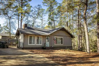 1004 Fieldstone Dr, Dothan, AL 36303