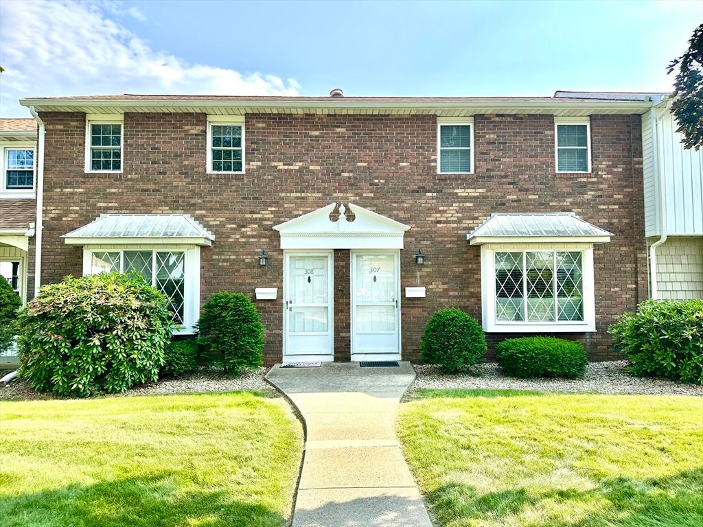 308 Blisswood Village Dr 308, Ludlow, MA 01056
