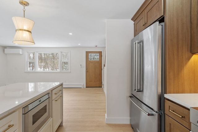 114 Lake St, Peabody, MA 01960