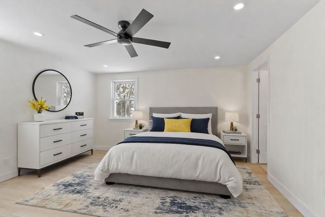 114 Lake St, Peabody, MA 01960