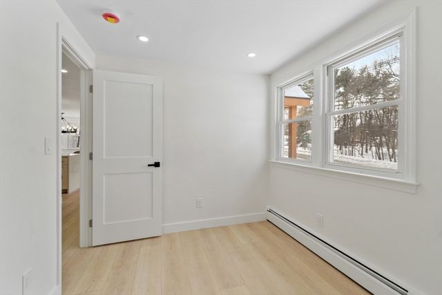 114 Lake St, Peabody, MA 01960