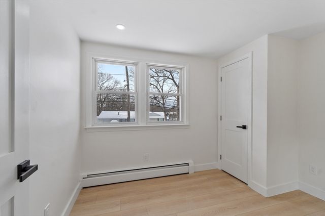 114 Lake St, Peabody, MA 01960