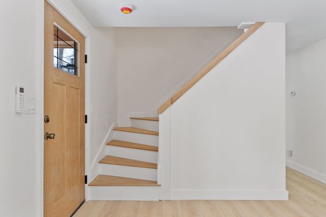 114 Lake St, Peabody, MA 01960