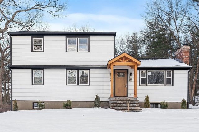 114 Lake St, Peabody, MA 01960