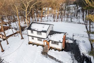 114 Lake St, Peabody, MA 01960