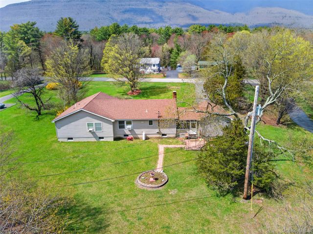 1044 Blue Mountain Road, Saugerties, NY 12477