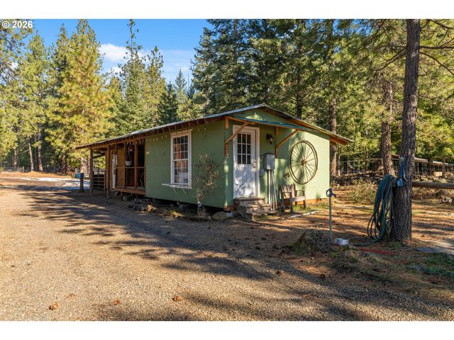 2216 HIGHWAY 141, Trout Lake, WA 98650