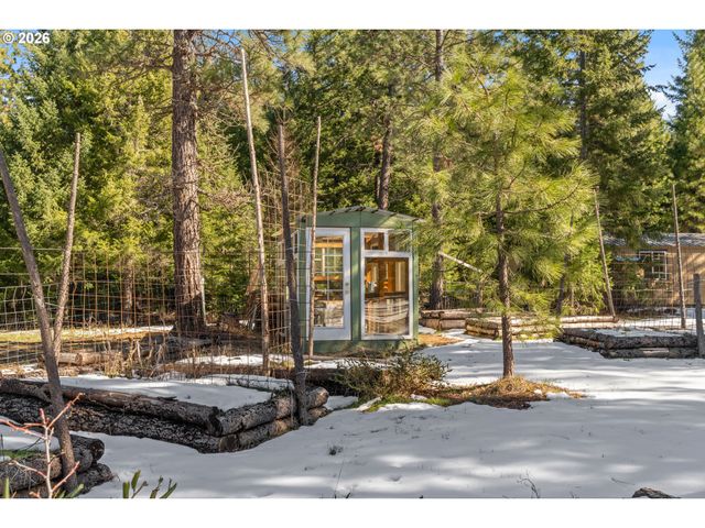 2216 HIGHWAY 141, Trout Lake, WA 98650