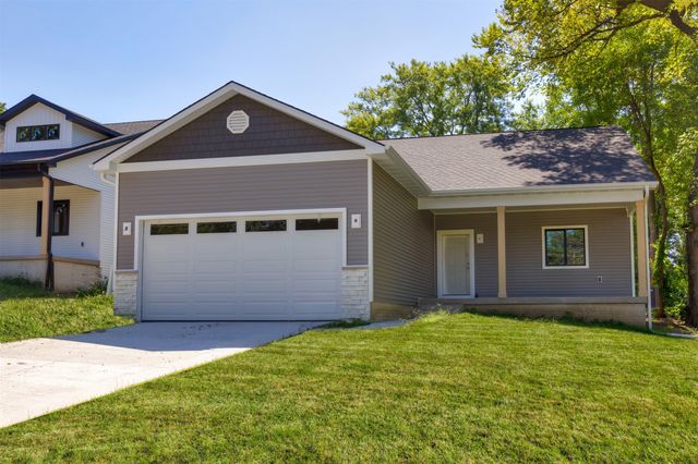 1417 Pioneer Road, Des Moines, IA 50315