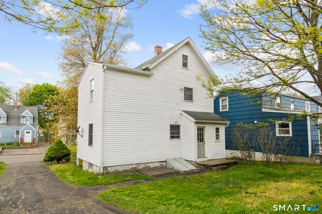 18 Ivy Place, Norwalk, CT 06854