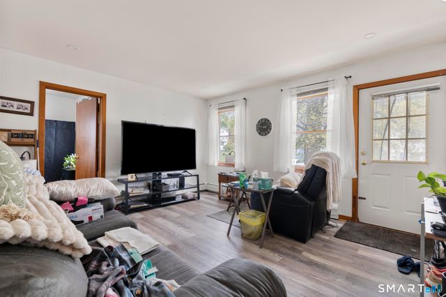 18 Ivy Place, Norwalk, CT 06854