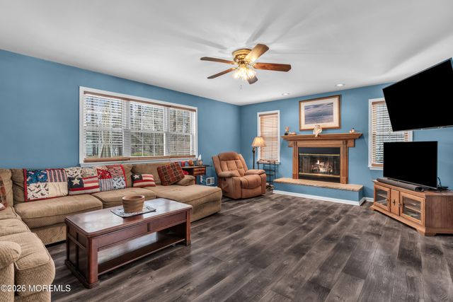 322 Wellington Court, Jackson, NJ 08527