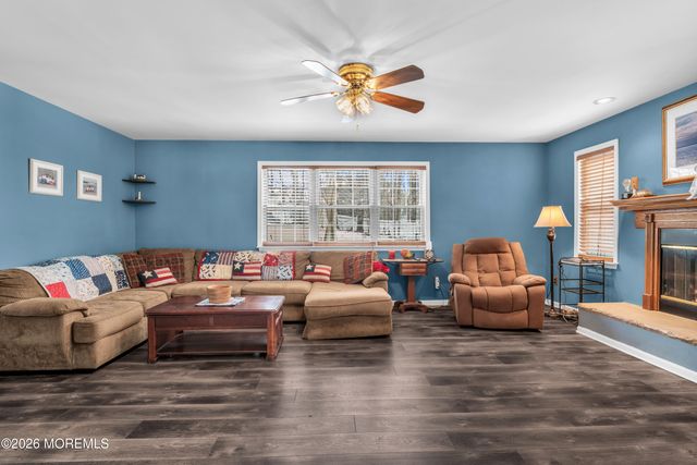 322 Wellington Court, Jackson, NJ 08527