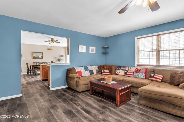 322 Wellington Court, Jackson, NJ 08527