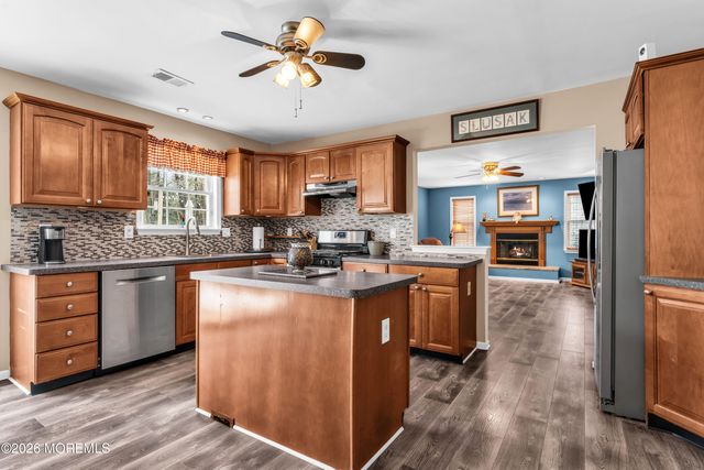 322 Wellington Court, Jackson, NJ 08527