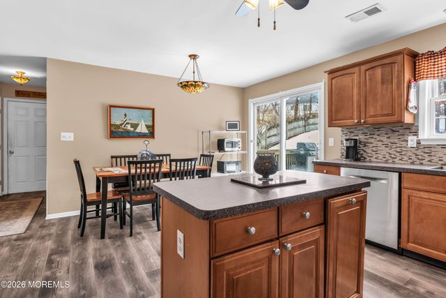 322 Wellington Court, Jackson, NJ 08527