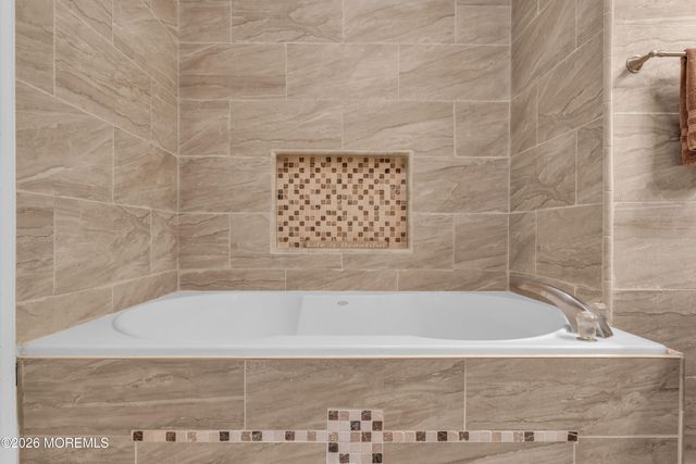 322 Wellington Court, Jackson, NJ 08527