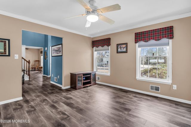 322 Wellington Court, Jackson, NJ 08527