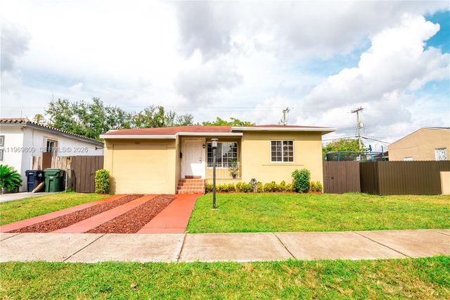 5807 SW 41st St, South Miami, FL 33155