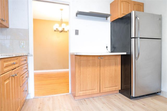 5807 SW 41st St, South Miami, FL 33155