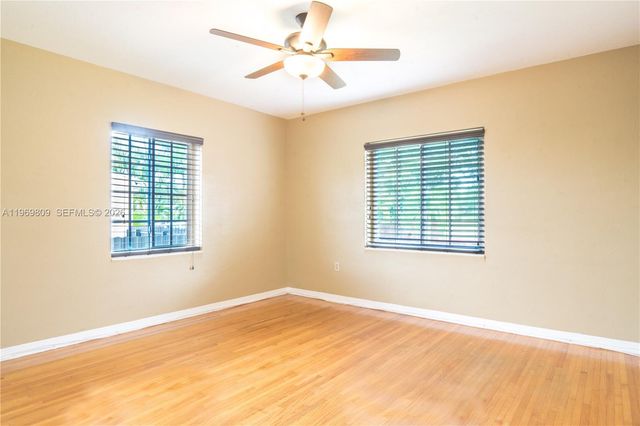 5807 SW 41st St, South Miami, FL 33155