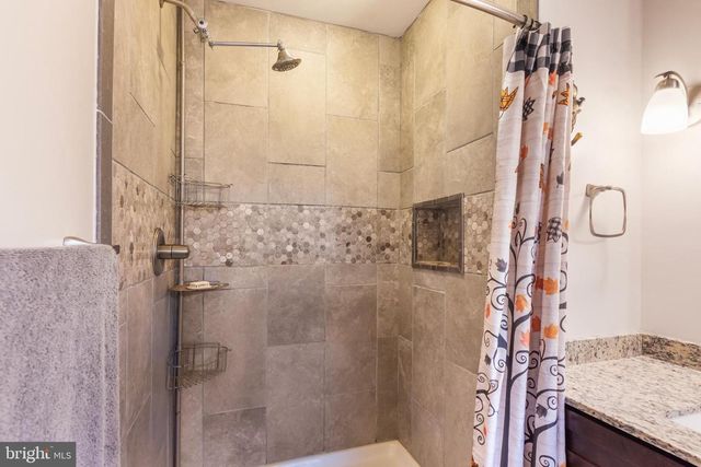 1077 PINE GROVE RD, Hanover, PA 17331